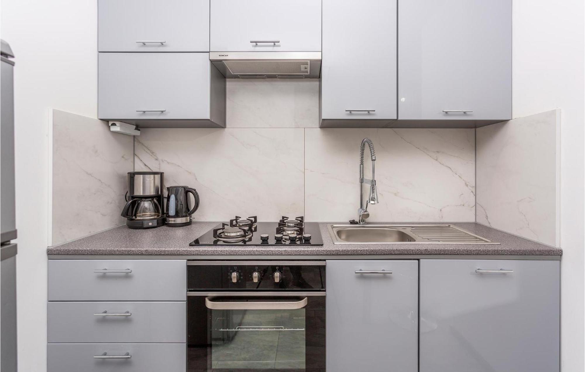 Beautiful Apartment In Malinska With Kitchen エクステリア 写真